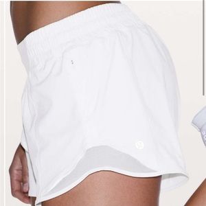 Lululemon hot hotty shorts. Size 6. White. 4 inch inseam